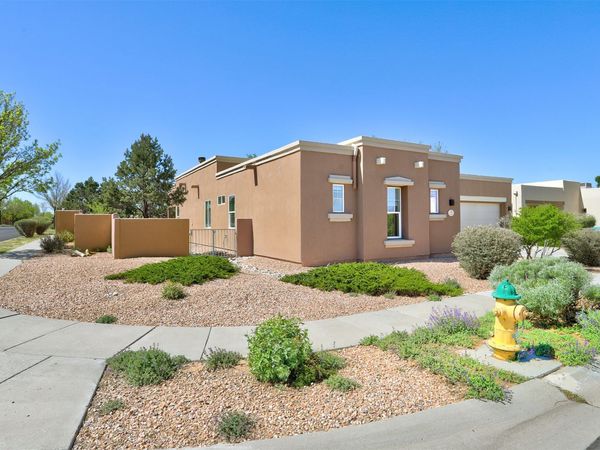 130 E Chili Line Road, Santa Fe, NM 87508