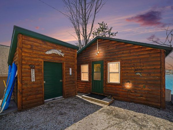 1360 Hillcrest Street, Harrison, MI 00000