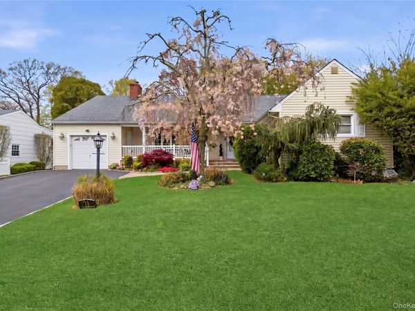 11 Rumson Road, Massapequa, NY 11758