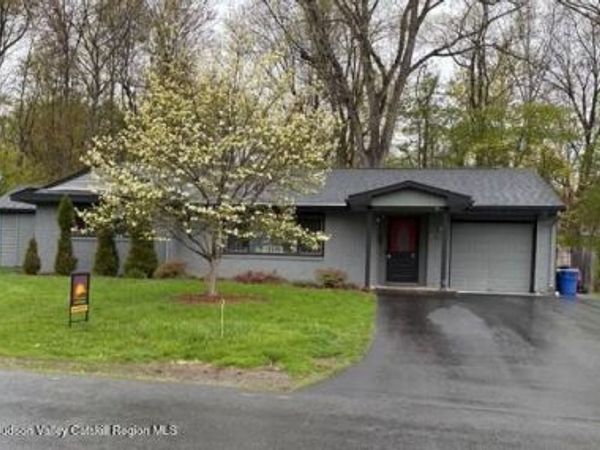 29 Village Drive, Saugerties, NY 12477