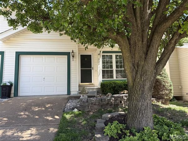 528 Spring Glen Drive, Ballwin, MO 63021