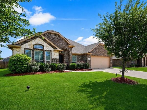 1108 Daventry Drive, Glenn Heights, TX 75154