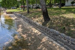 829 Rocky Point Circle  photo 4