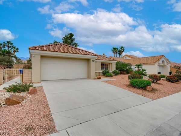 3017 Hawksdale Drive , Las Vegas, NV 89134