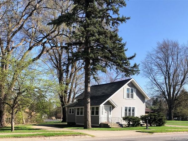 427 S State Street Street , Caro, MI 48723