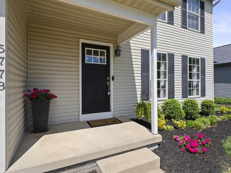 5778 Brook Hollow Drive, Hilliard, OH 43026 Photo 2
