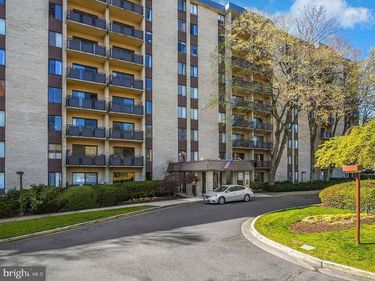6001 ARLINGTON BOULEVARD, Unit 903, FALLS CHURCH, VA 22044