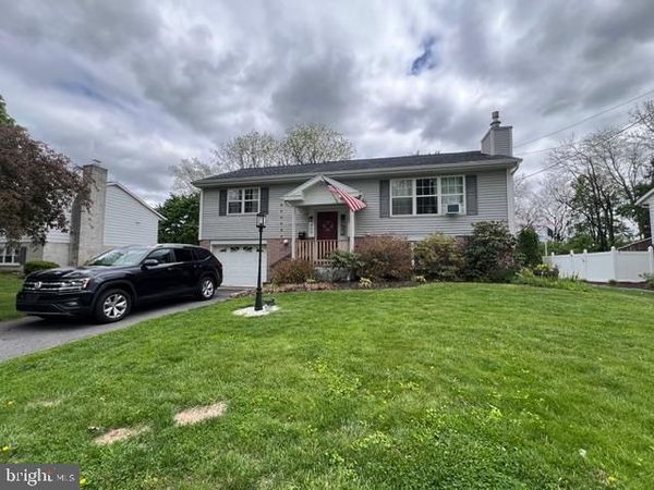 409 LYNN STREET , ROBESONIA, PA 19551