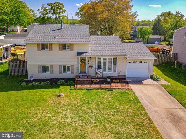 29 BARCLAY DRIVE, PENNSVILLE, NJ 08070