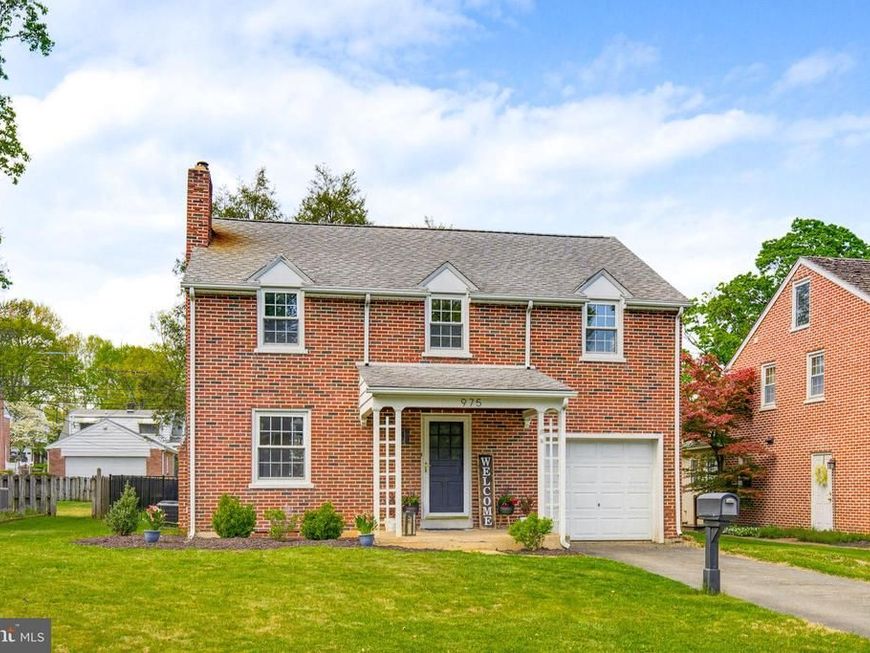 975 Salisbury Court, Lancaster, PA 17601 Main Photo