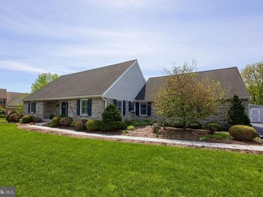 320 HIGHLAND ROAD, HERSHEY, PA 17033