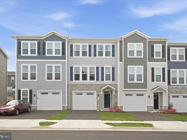 120 LEATHER FLOWER DRIVE, LAKE FREDERICK, VA 22630