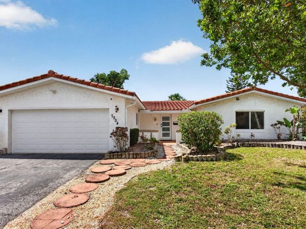 7504 NW 40th Place, Coral Springs, FL 33065