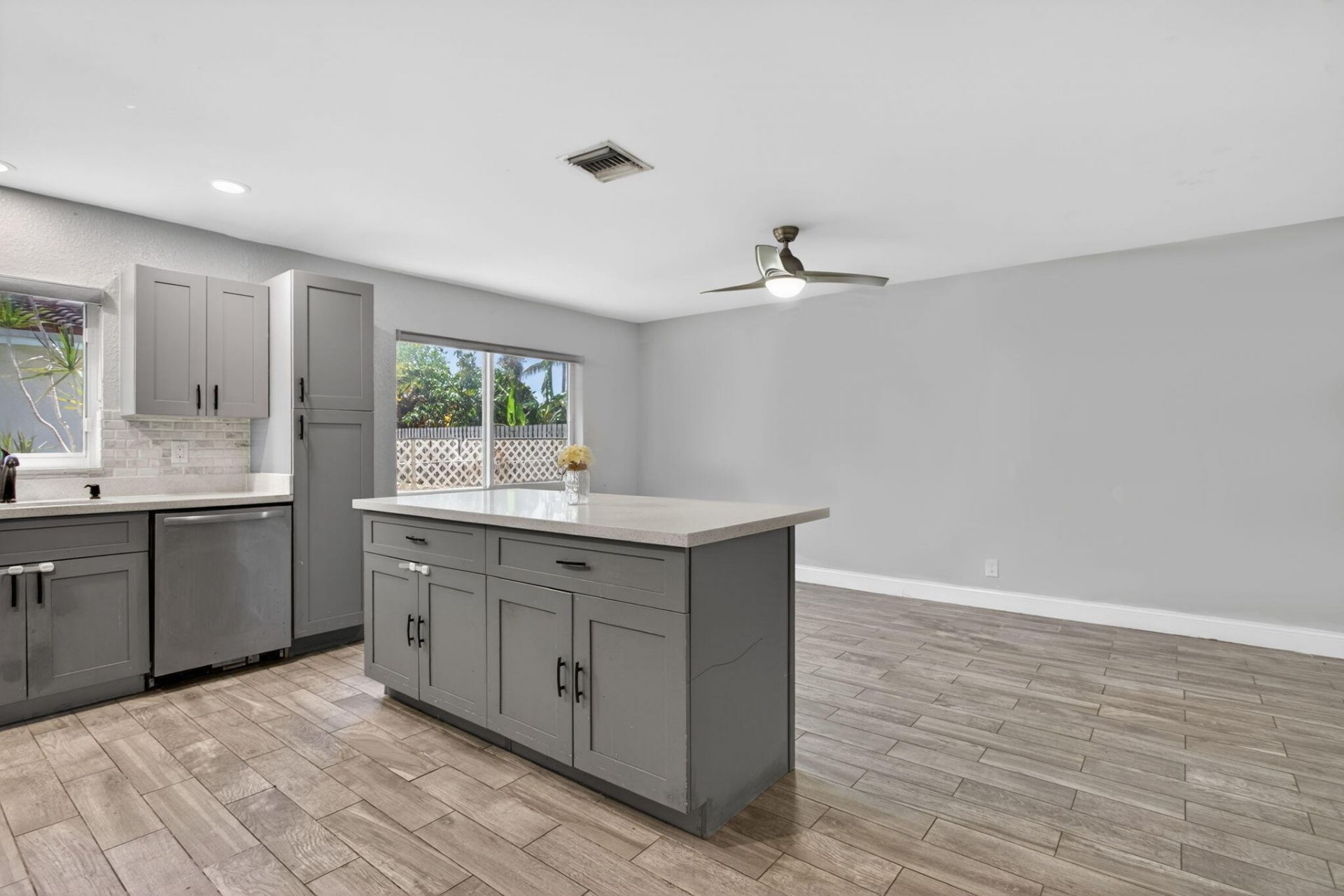 7504 NW 40th Place, Coral Springs, FL 33065 Photo