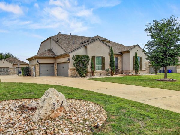 312 Flintlock DR, Leander, TX 78641