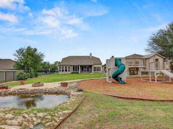 312 Flintlock DR, Leander, TX 78641