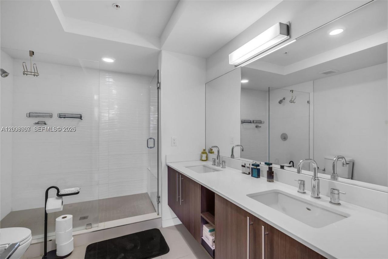 7825 NW 107th Ave , Unit 321, Doral, FL 33178 Photo