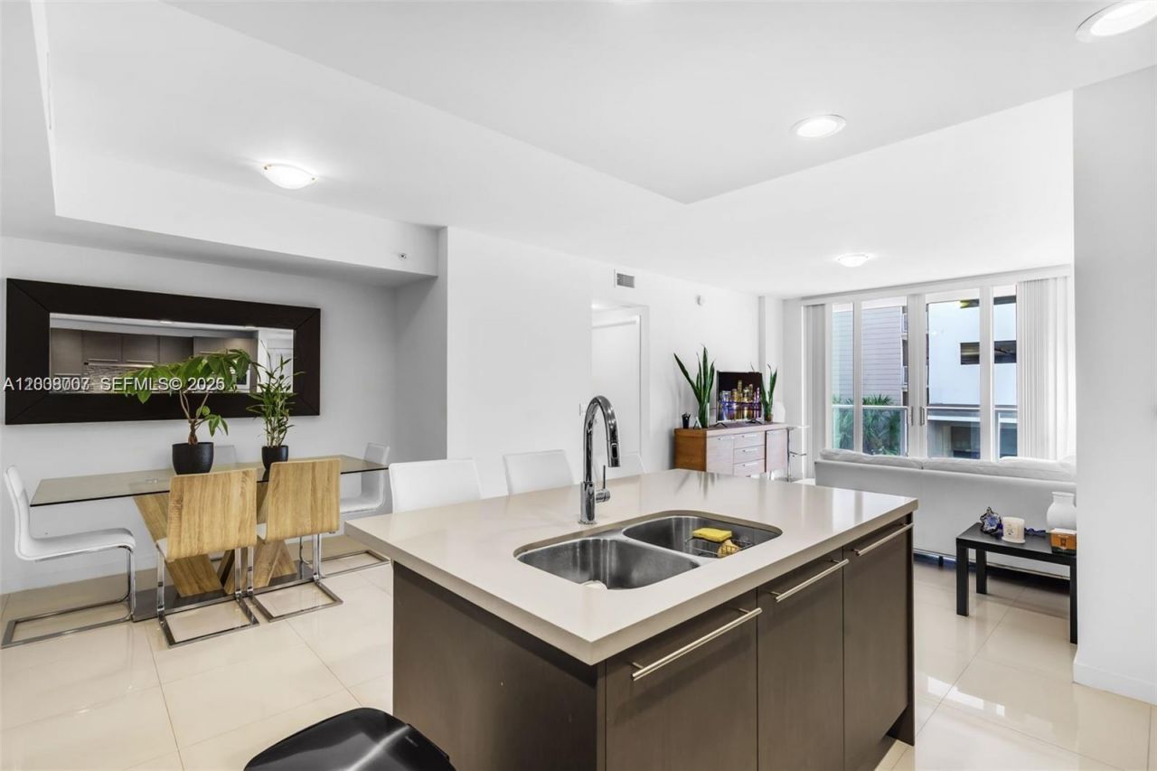 7825 NW 107th Ave , Unit 321, Doral, FL 33178 Photo