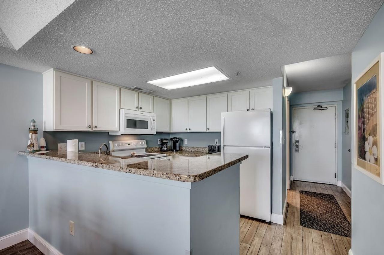 2000 N Ocean Blvd. Photo 12