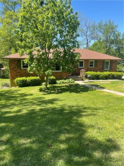 1212 Lake Road, Liberty, MO 64068 Main Photo