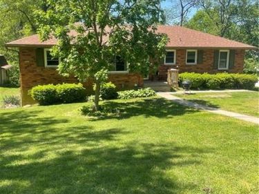 1212 Lake Road, Liberty, MO 64068