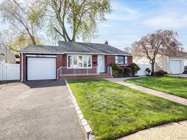 412 Atlantic Avenue , Massapequa Park, NY 11762