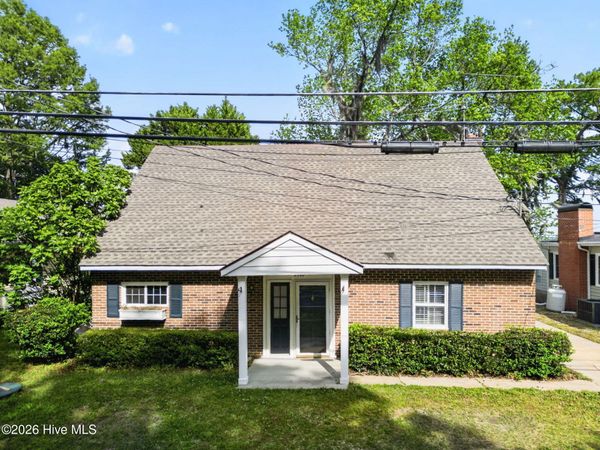 2910 Canal Cove Road , Lake Waccamaw, NC 28450