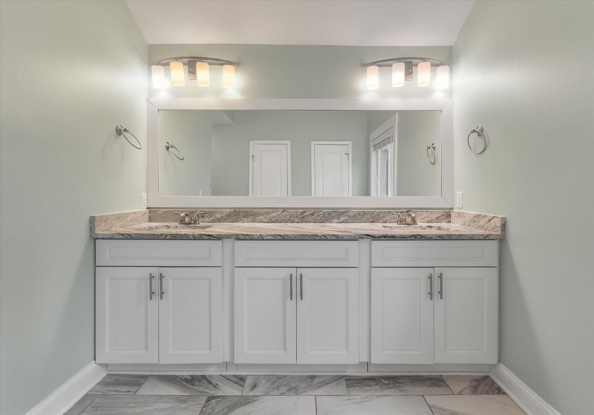 108 Lancer Drive Photo 18