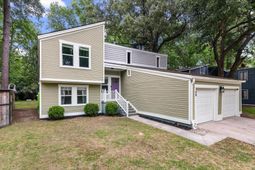 108 Lancer Drive photo 4