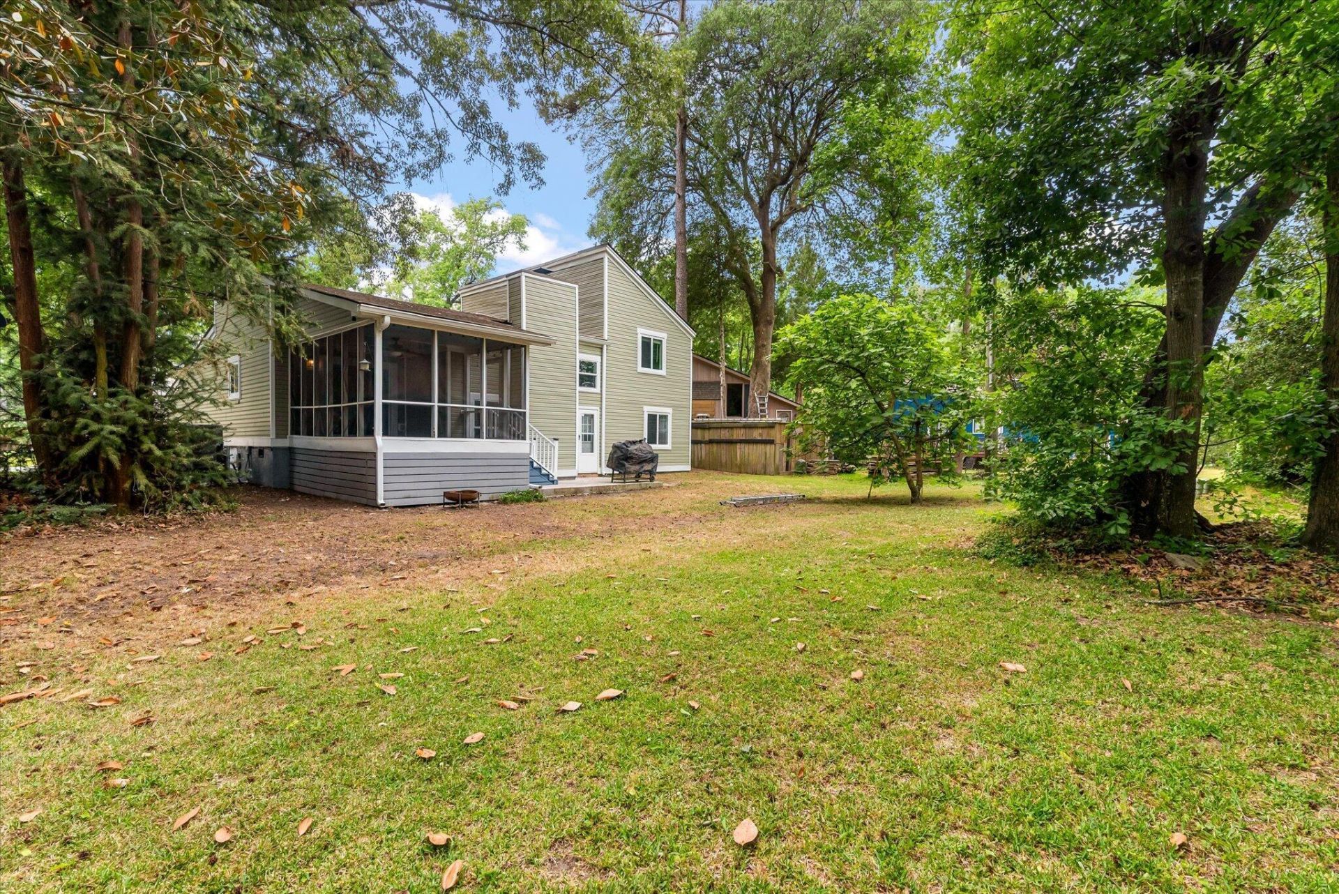 108 Lancer Drive Photo 32