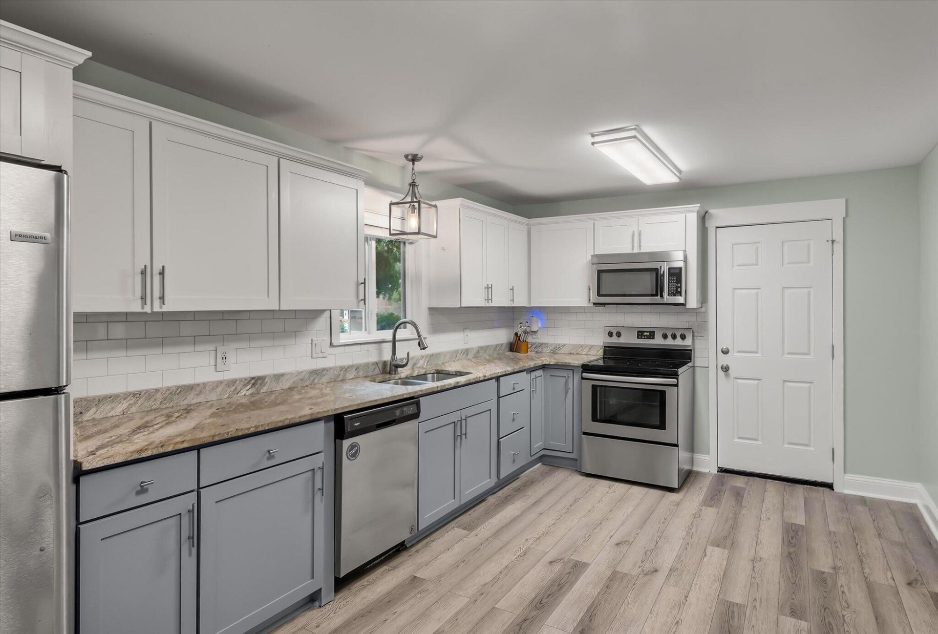 108 Lancer Drive Photo 9