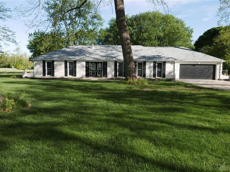 725 Hickory Hollow, Troy, OH 45373 Photo 2