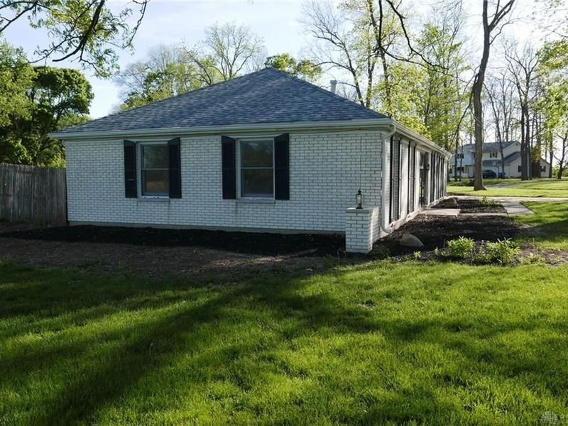 725 Hickory Hollow, Troy, OH 45373 Photo 3