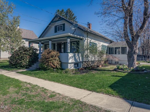 38 1st Avenue, Broadalbin, NY 12025