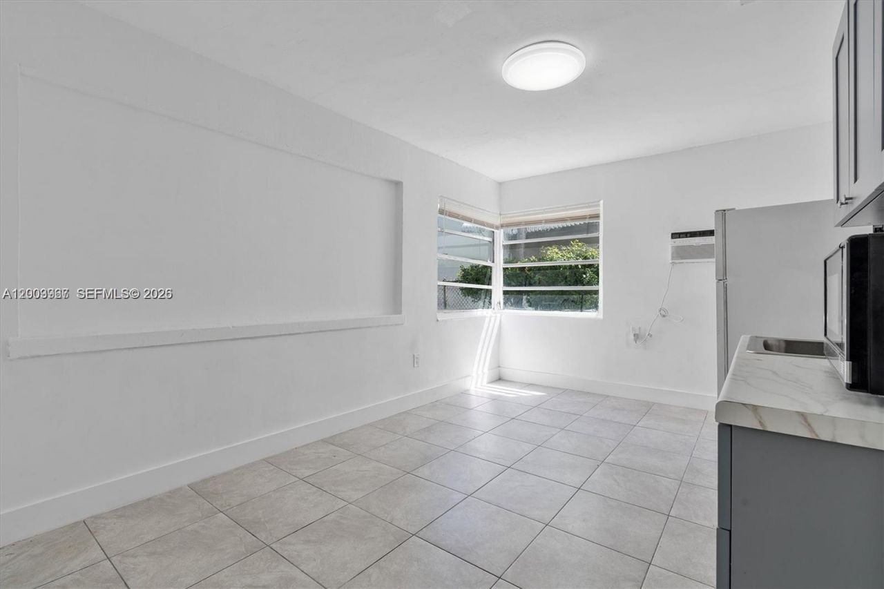 420 78th St, Miami Beach, FL 33141 Photo