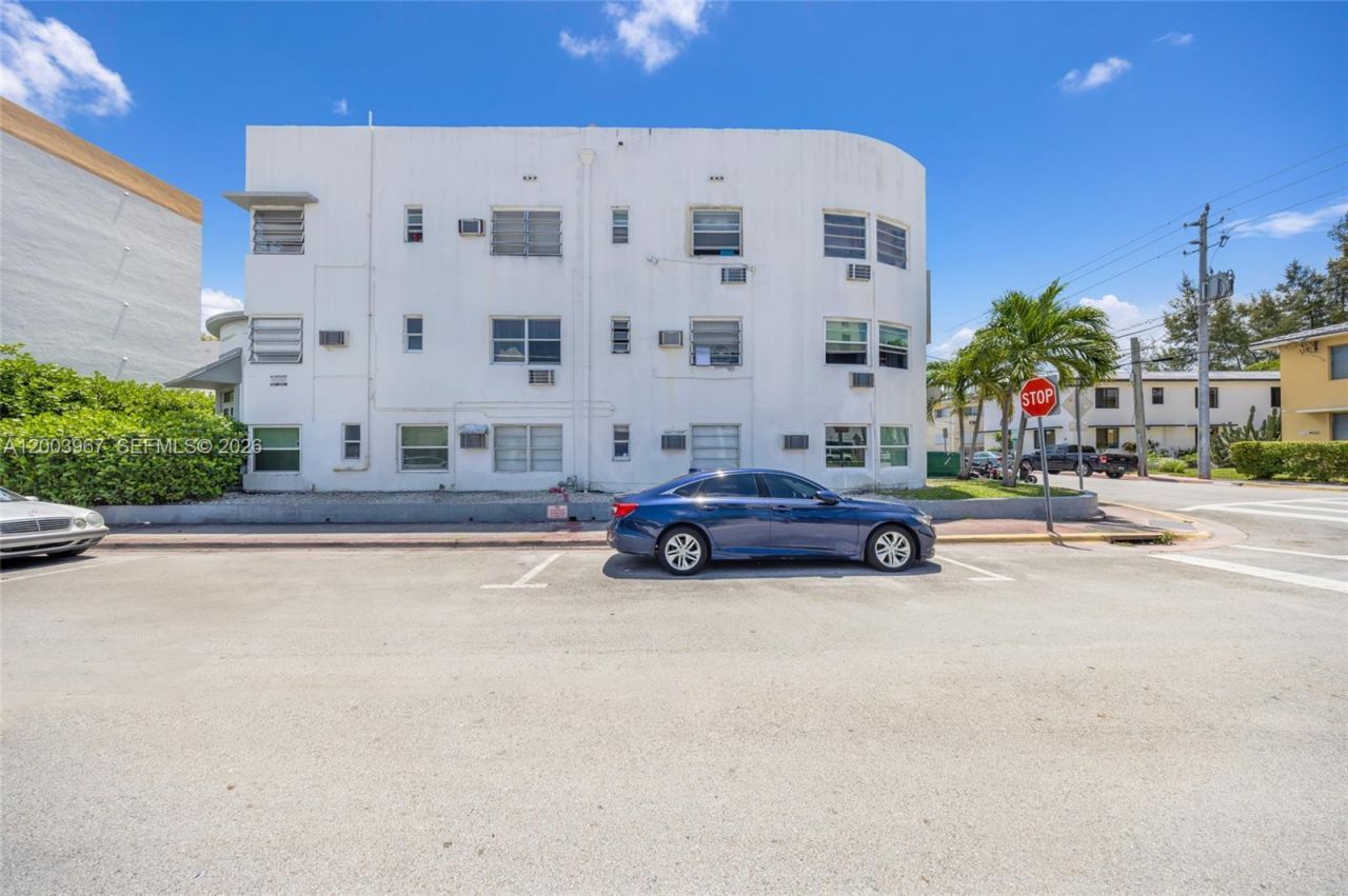 420 78th St, Miami Beach, FL 33141 Photo