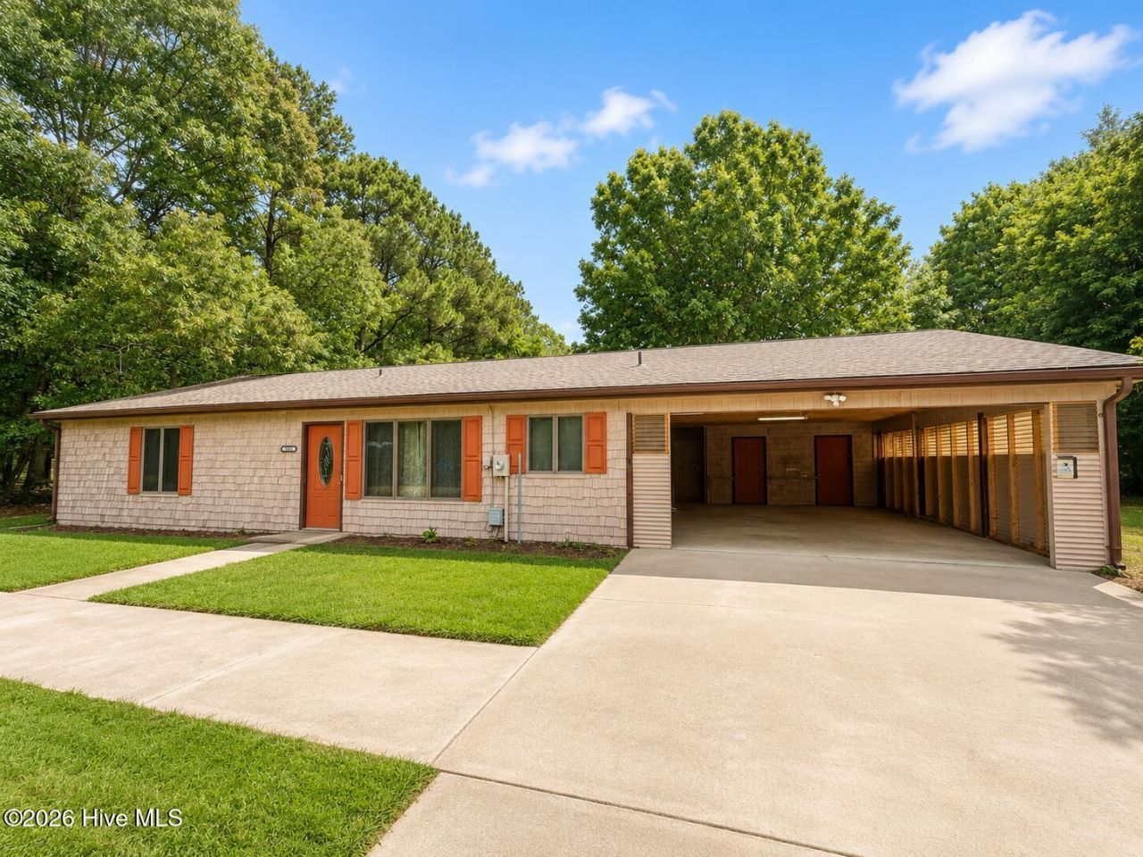 201 W Island Trail, Hertford, NC 27944 Main Photo