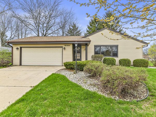 W164N10555 Timberline Ct, Germantown, WI 53022