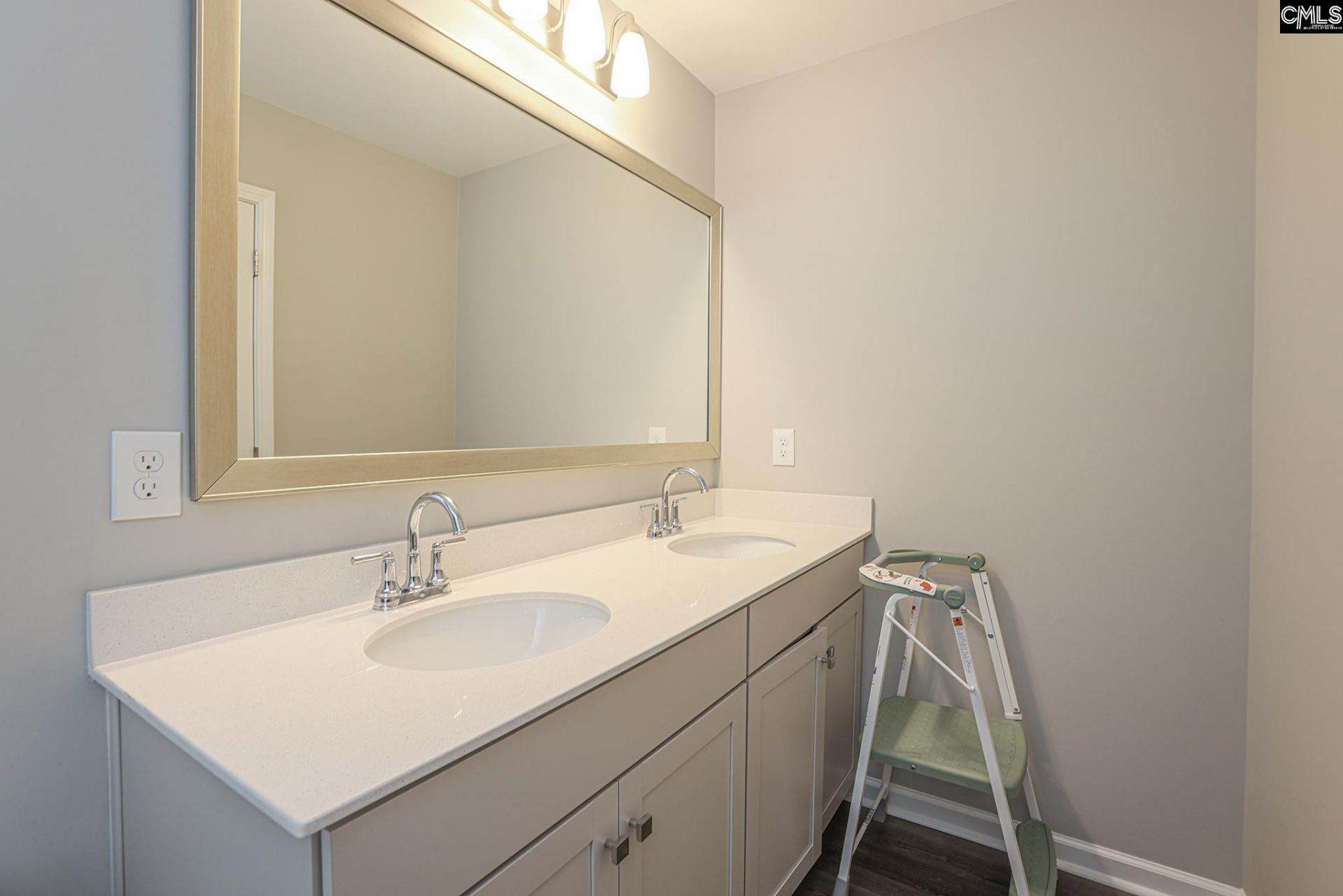 329 Underhill Drive  Photo 41