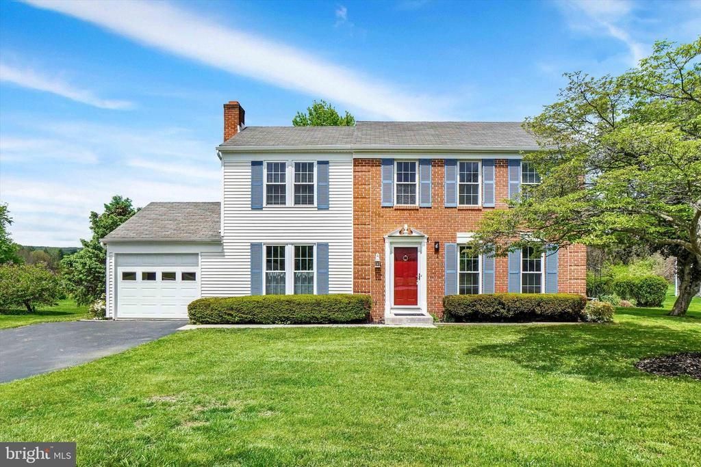 4497 Cedarwood Drive, York, PA 17402 Main Photo