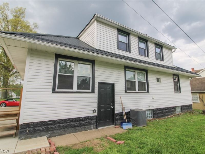 65 Duquesne Street, Columbiana, OH 44408 Photo 2