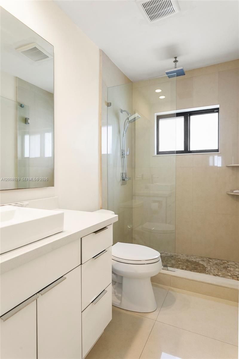 11335 NW 59th Ct, Hialeah, FL 33012 Photo