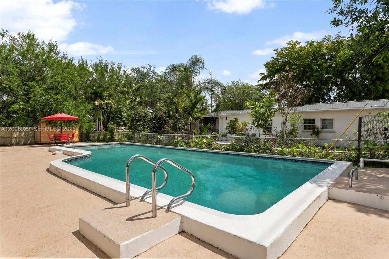 11335 NW 59th Ct, Hialeah, FL 33012 Photo