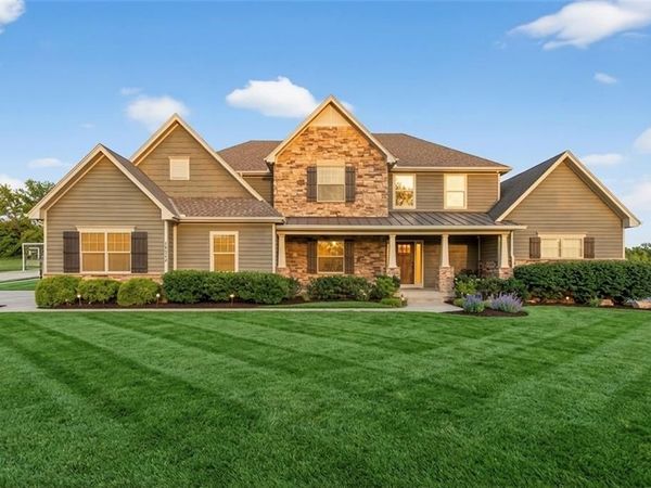 10509 N Hedges Avenue, Kansas City, MO 64157