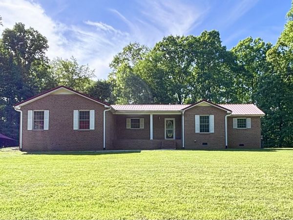 426 Schwartz Ln , Estill Springs, TN 37330