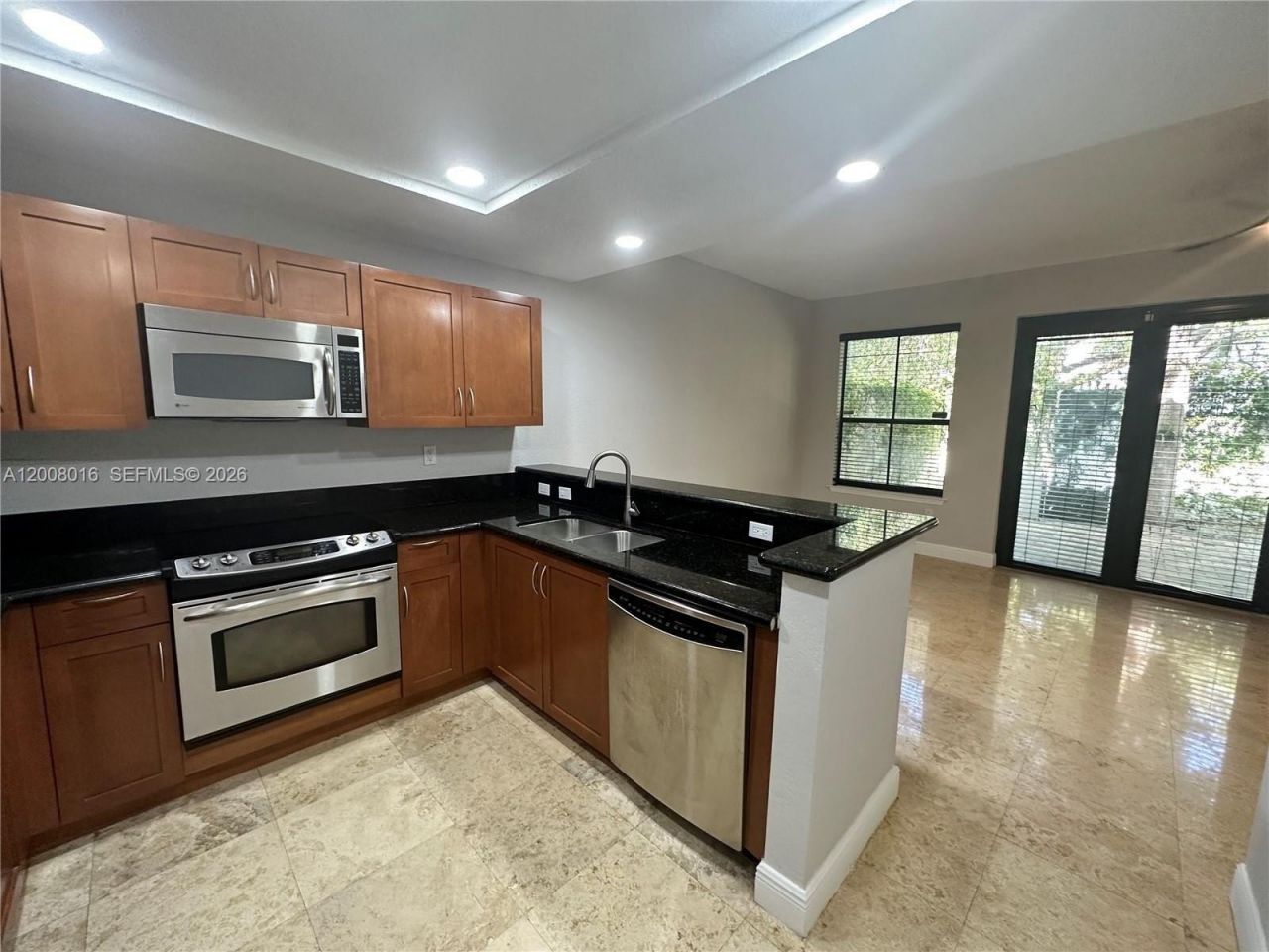 3054 Mcdonald St , Unit 8, Miami, FL 33133 Photo