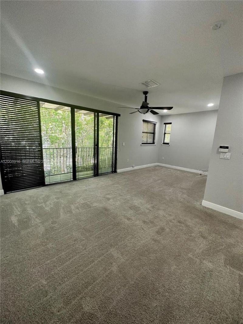3054 Mcdonald St , Unit 8, Miami, FL 33133 Photo