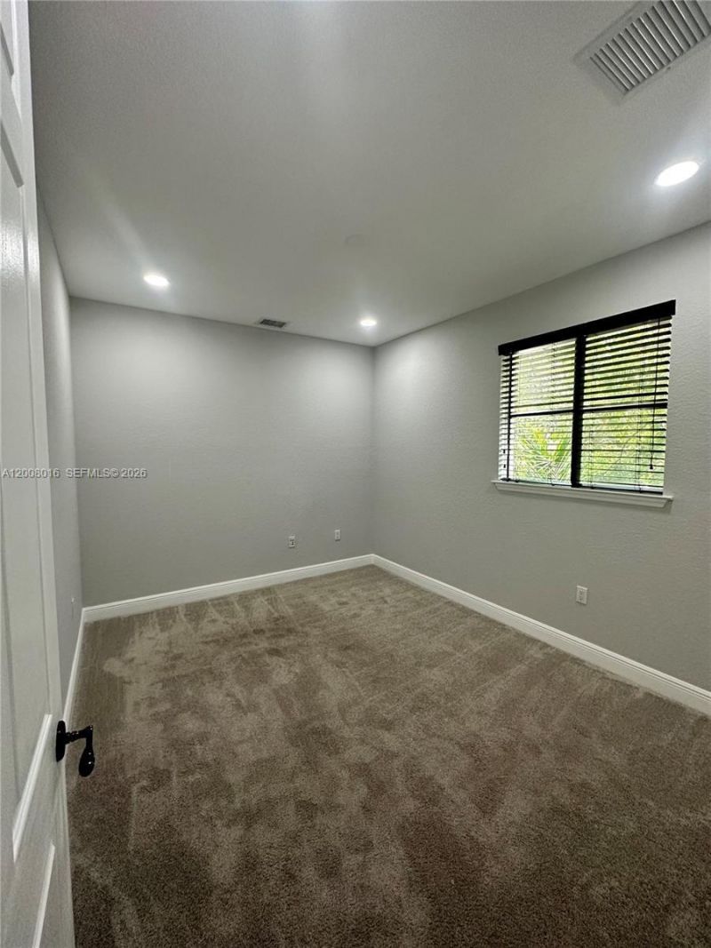 3054 Mcdonald St , Unit 8, Miami, FL 33133 Photo
