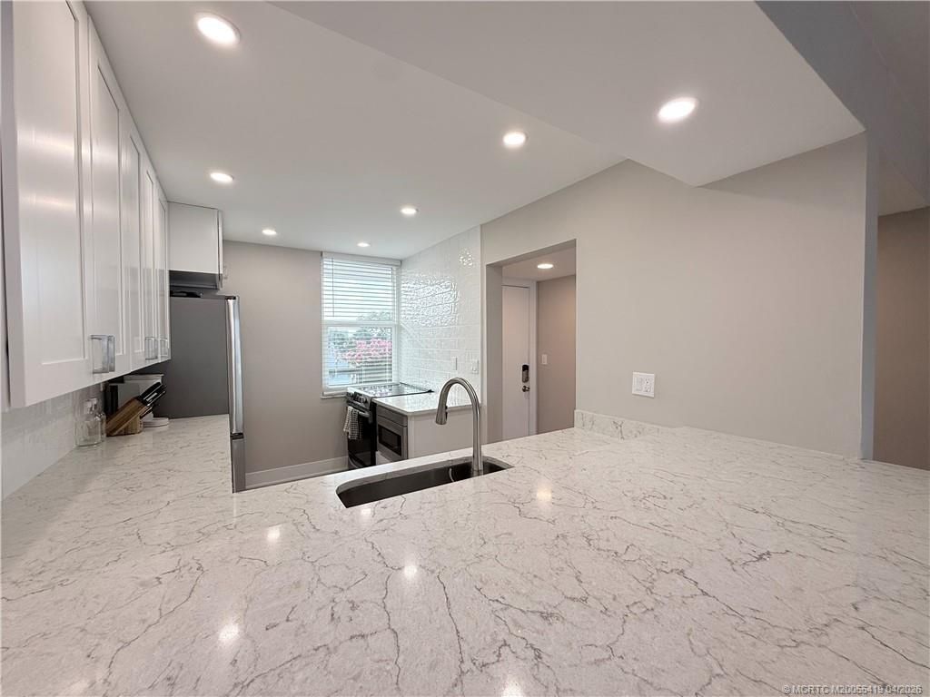 1950 SW Palm City Road, Unit 14-305, Stuart, FL 34994 Photo