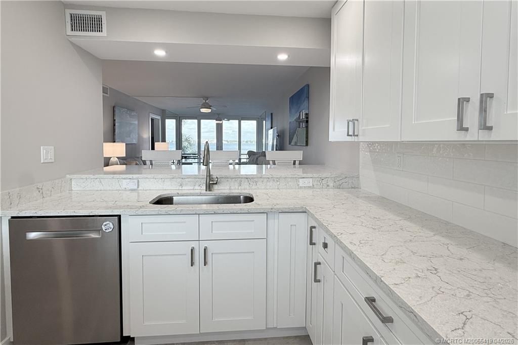1950 SW Palm City Road, Unit 14-305, Stuart, FL 34994 Photo